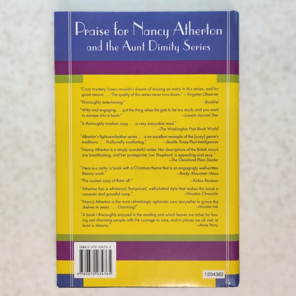 Aunt Dimity and the Deep Blue Sea Book - Picture 2 of 3